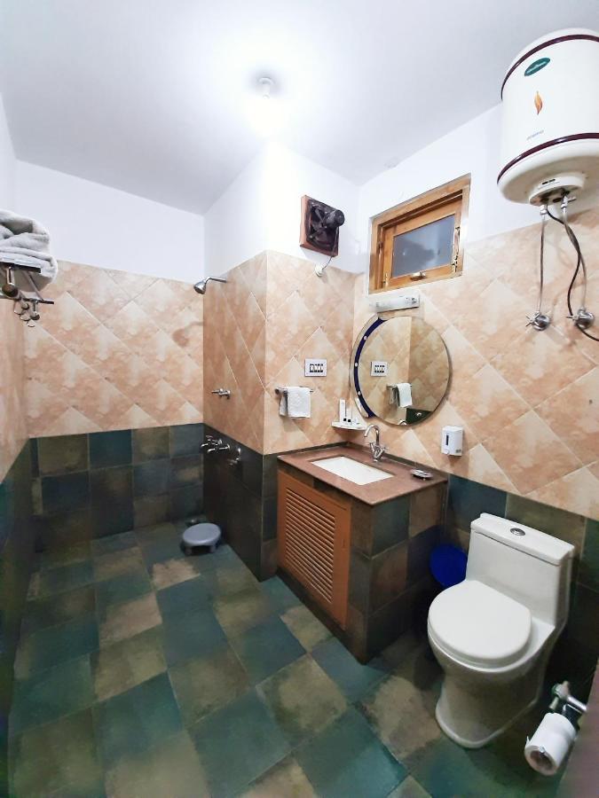 Hotel Royal Palace Kasol Exterior photo