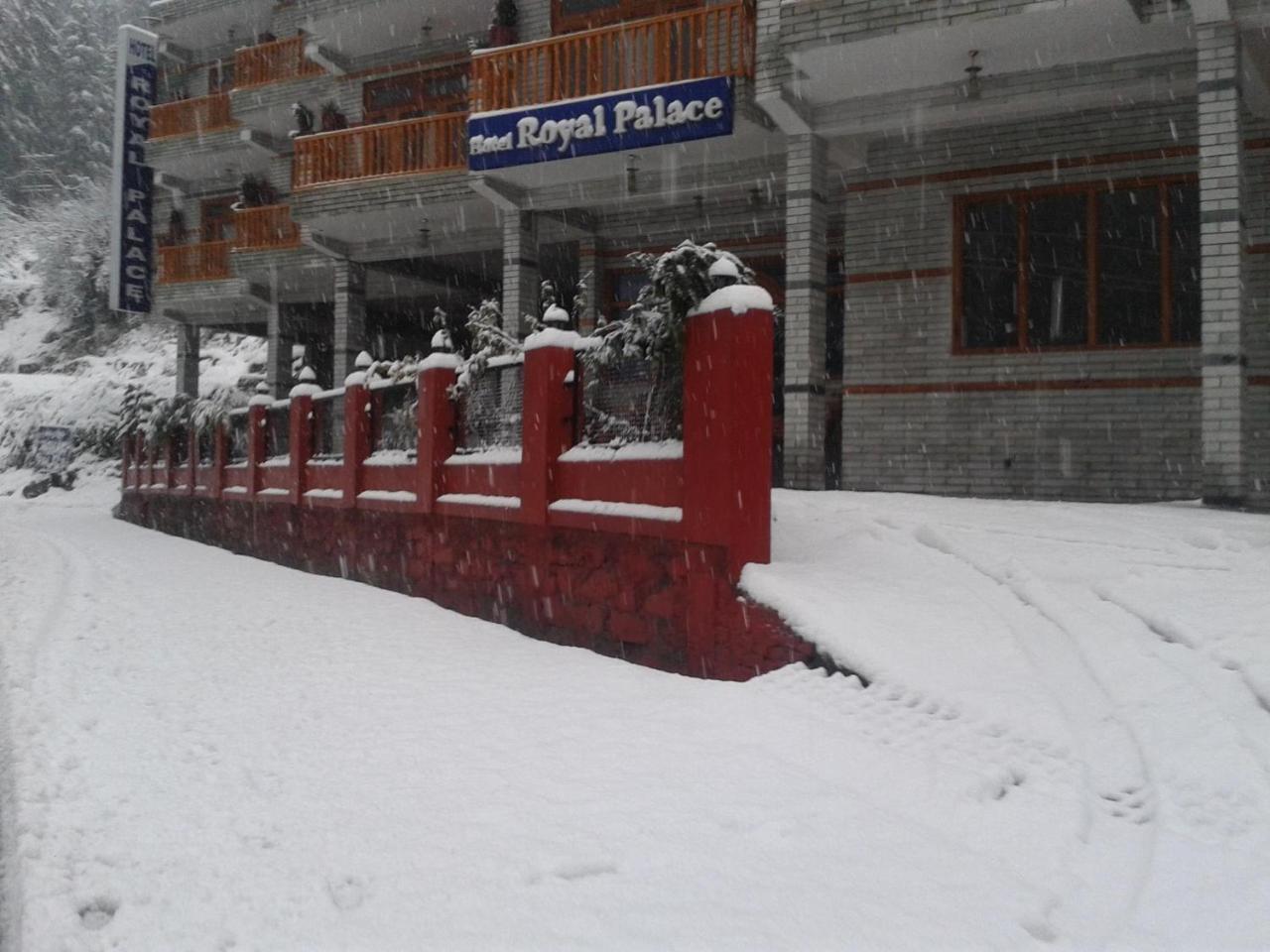 Hotel Royal Palace Kasol Exterior photo